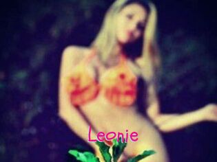 Leonie Spanking Sarah